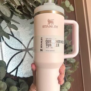 💕✨NEW Stanley 40 oz Tumbler in Rose Quartz Color
